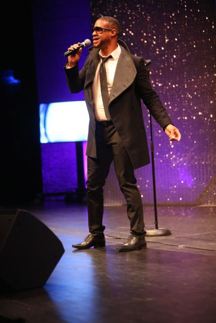 Tony Terry Performs At The Lamplighter Awards 2015