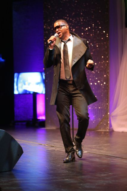 Tony Terry Performs At The Lamplighter Awards 2015