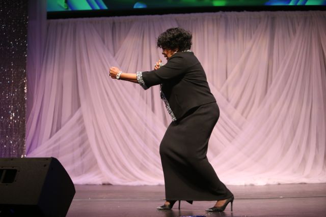 Shirley Caesar Performs At the Lamplighter Awards 2015