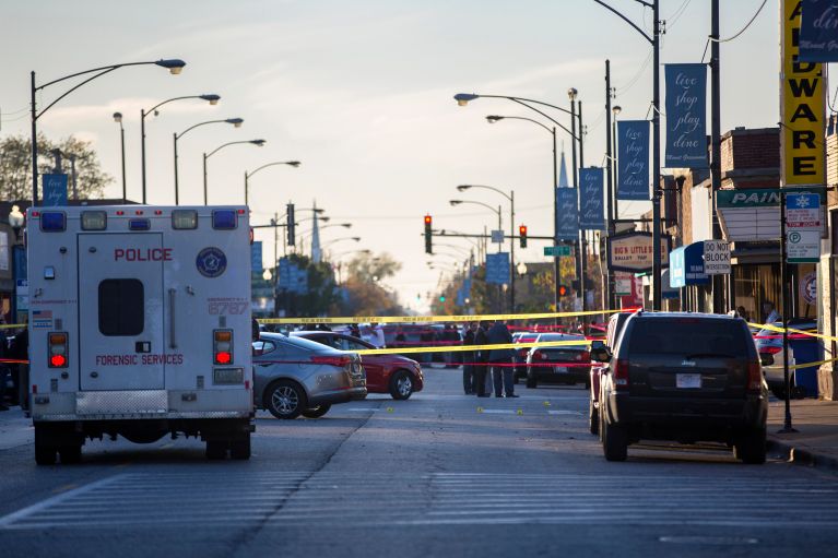 In 911 call, off-duty cop in fatal Chicago shooting asks for back-up ëbefore someone gets shotí