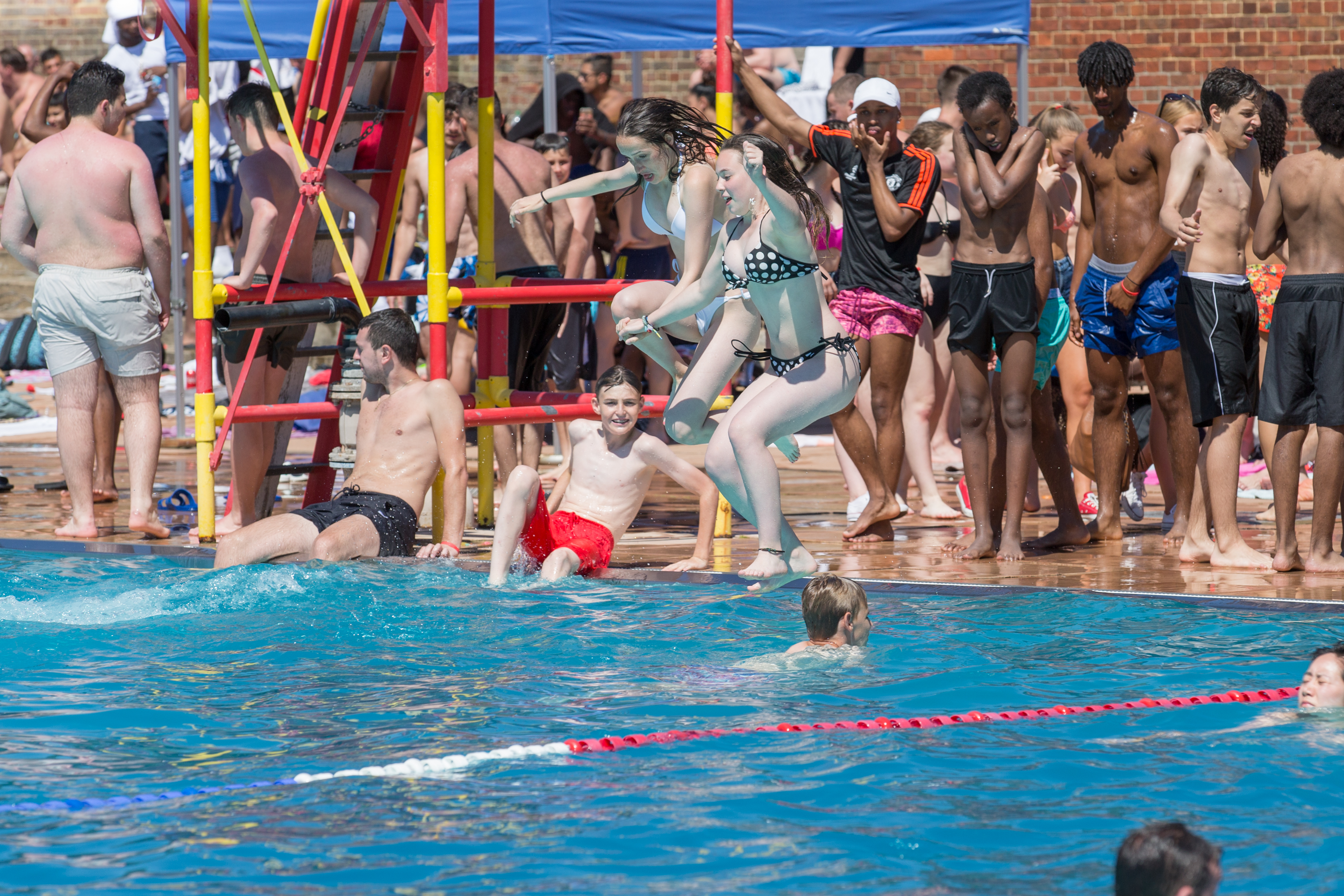 Heatwave weather hits London