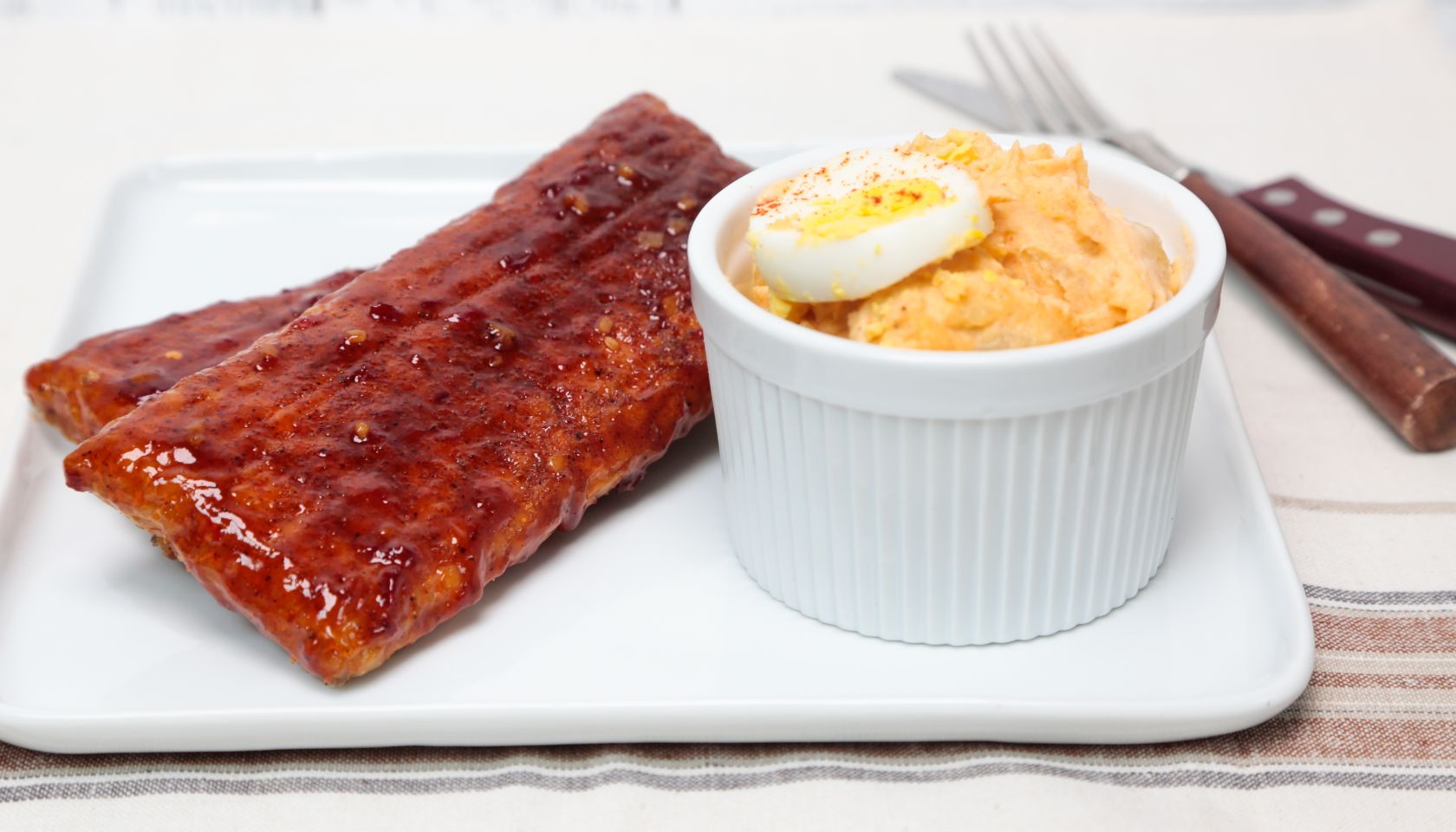 BBQ tempeh Ribs with Sweet & Smoky Glaze